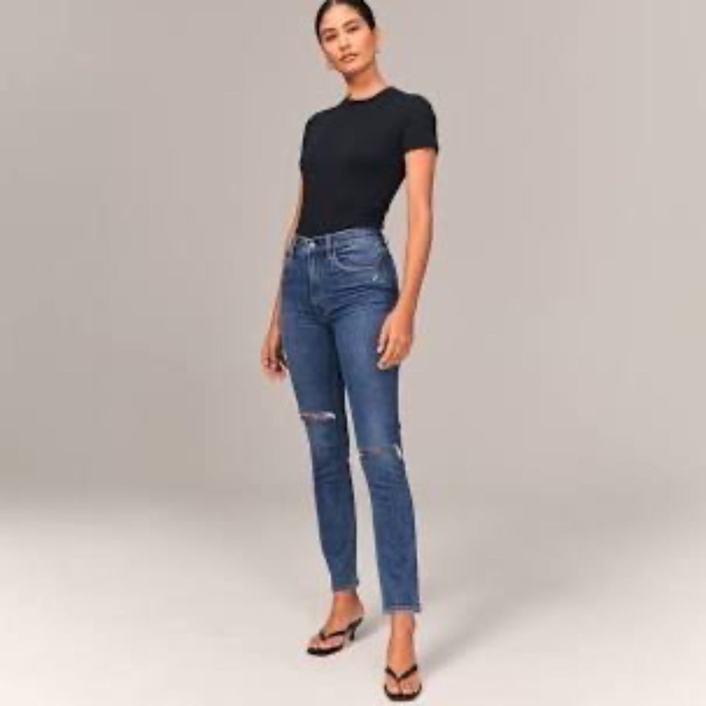 Abercrombie & Fitch The Skinny High Rise Busted Knee Jeans Sz 28